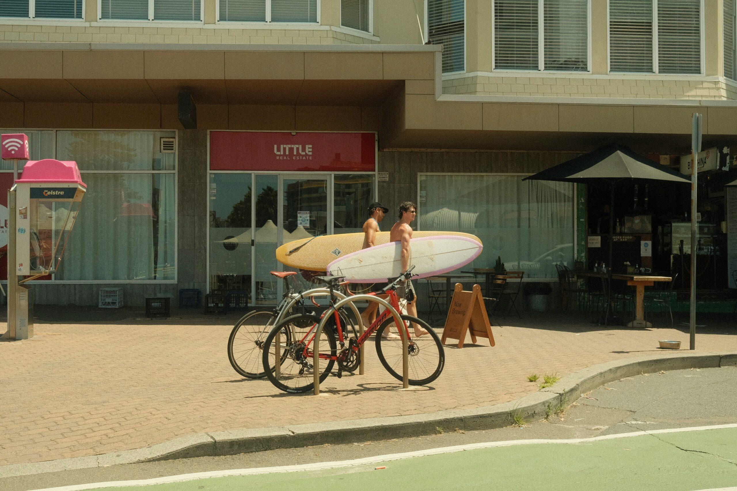 An image showing a cracked surfboard after poor packing.