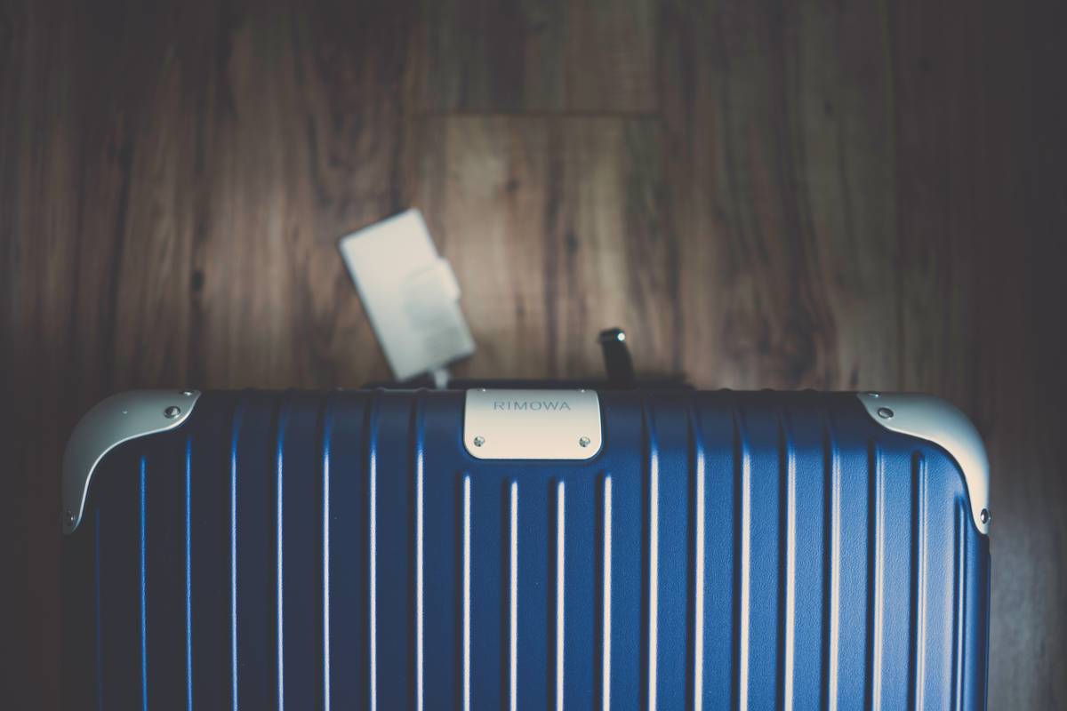 Wave Shield Pad: The Ultimate Guide to Protecting Your Surfboard in Transit