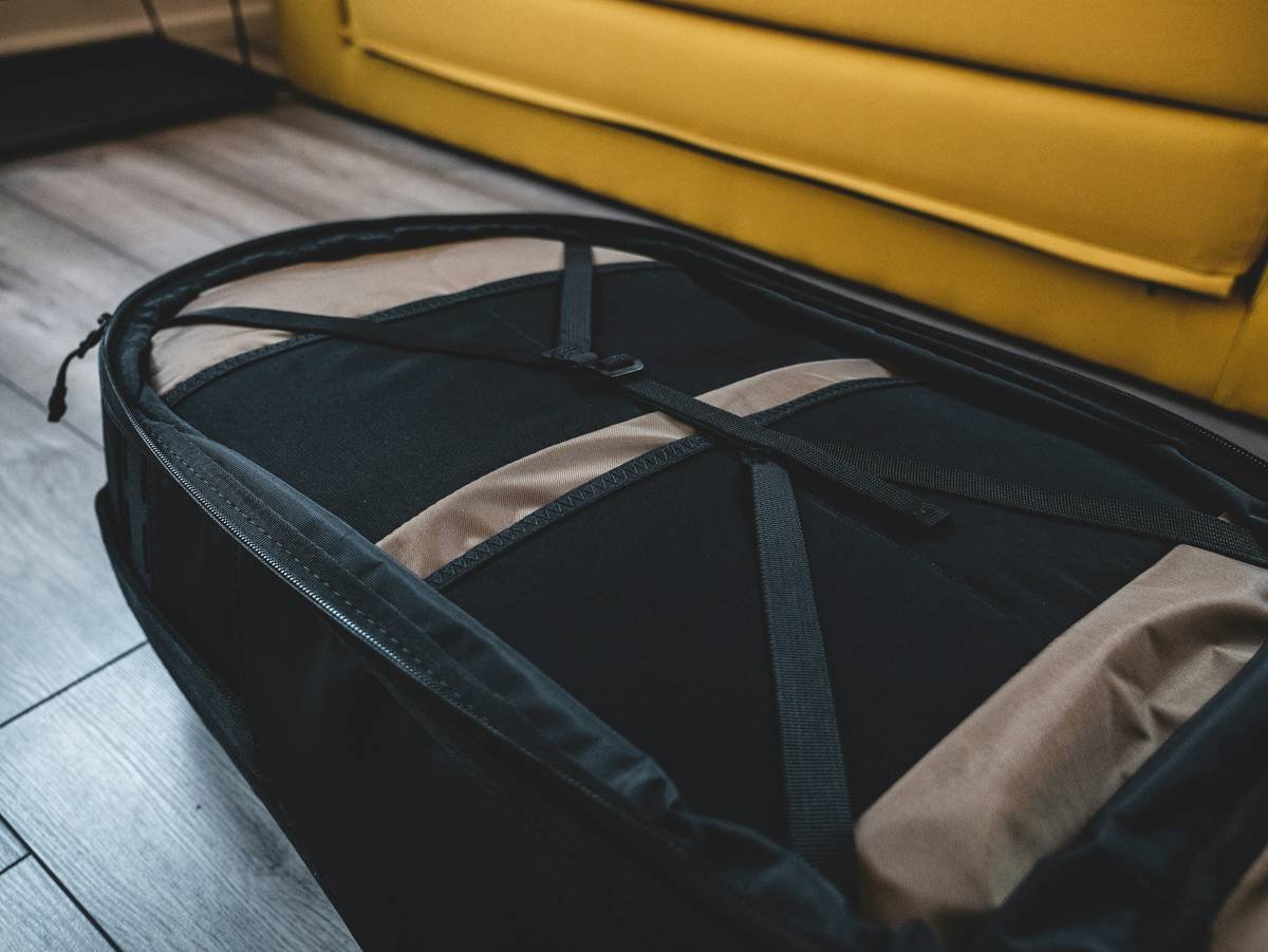 Surf transport surfboard r seau de - comparison of soft bag vs hard case durability
